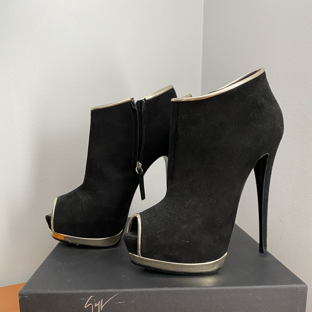 Giuseppe Zanotti booties 39